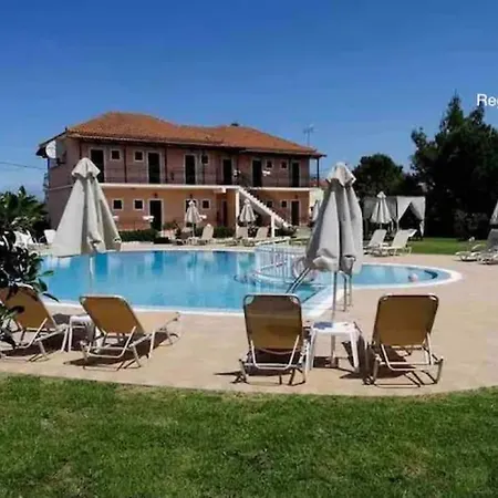 Bright Loft At Regina Daire *